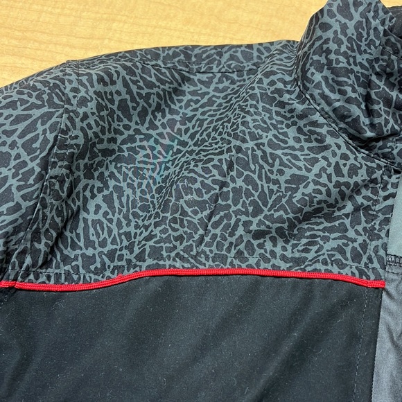 Nike Air Force 1‎ elephant print zip up jacket, size medium - Picture 4 of 13